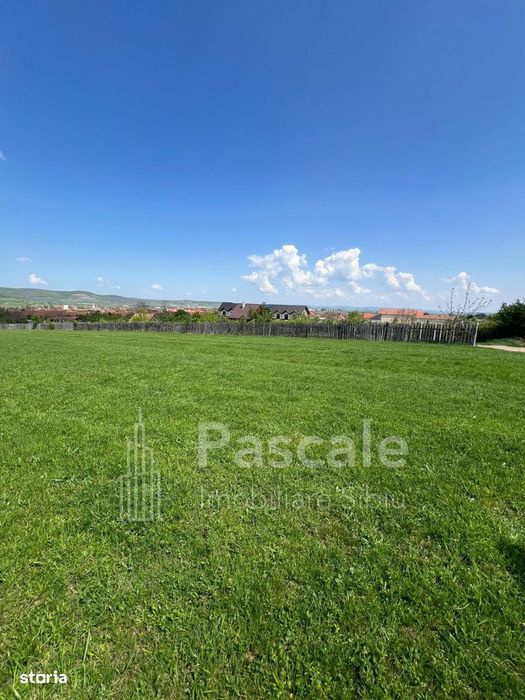 Teren de vânzare în Orlat – 1.700 mp, priveliște superbă spre munți