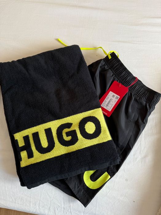 Комплект HUGO плувни шорти + кърпа мъжки + раница