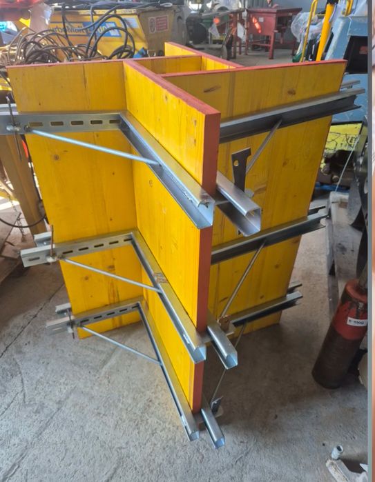 Panouri galbene cofraj LANA, accesorii montanti cravate popi schele
