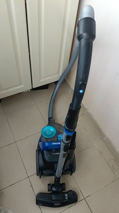 Пылесос Philips 1900w fc9570