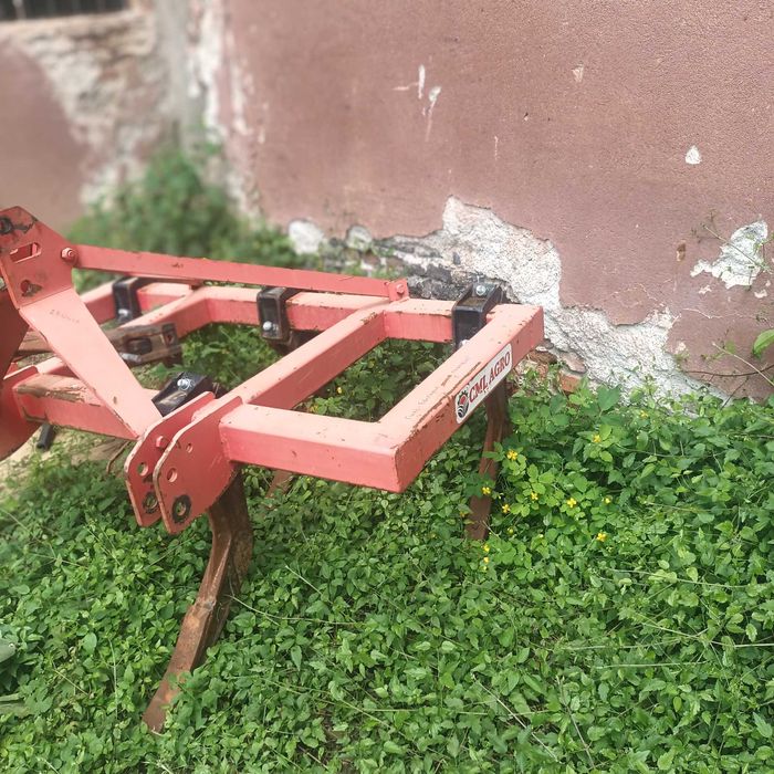 Разпродажба на плугове, брани, тракторно ремарке.