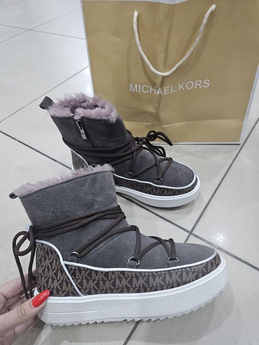 Зимняя обувь, ботинки, дутыши, угги. Подарок на НГ