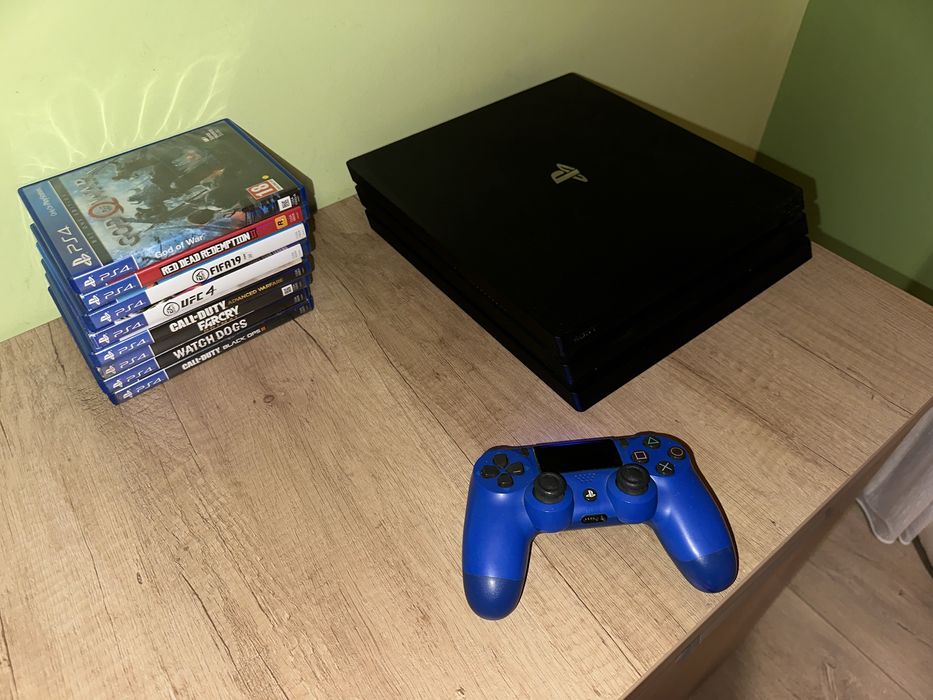 PS4 Pro + 8 Jocuri