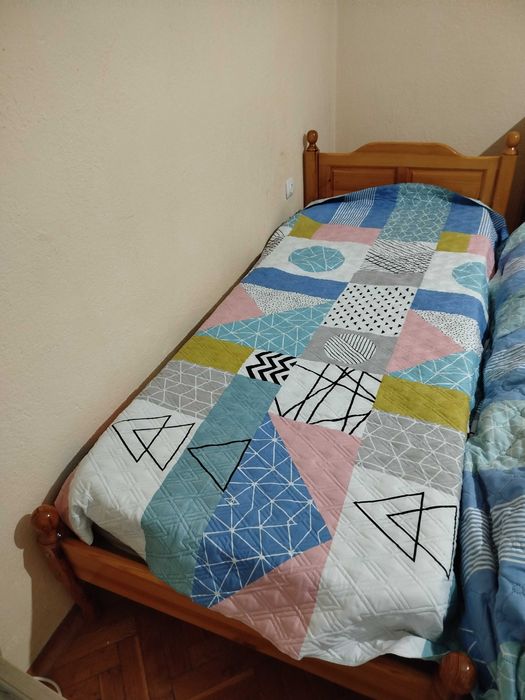 Две легла за спалня/детска от естествен дървен материал