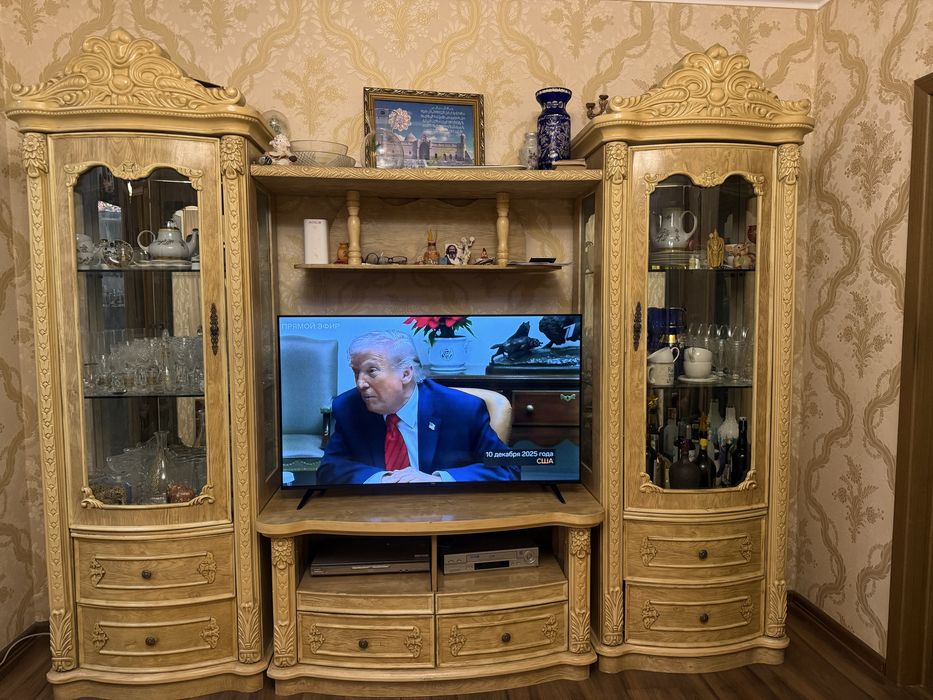 Продам гарнитур для гостиннлй