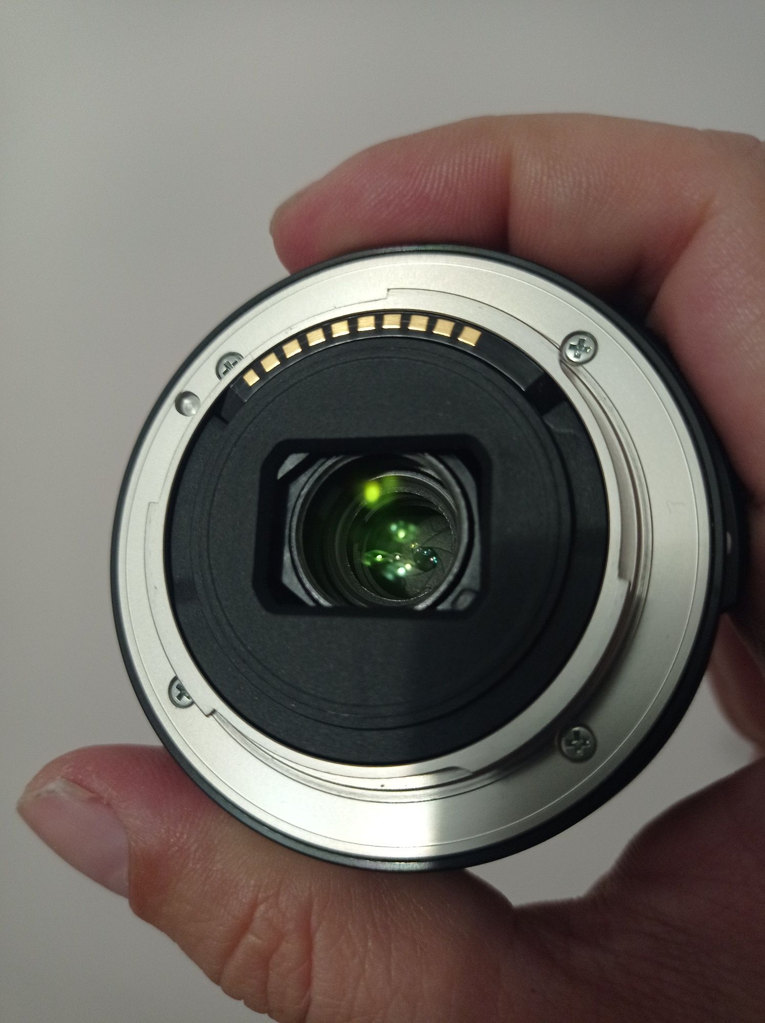 Обектив Sony SEL 16-50mm f/3.5-5.6 PZ OSS II
