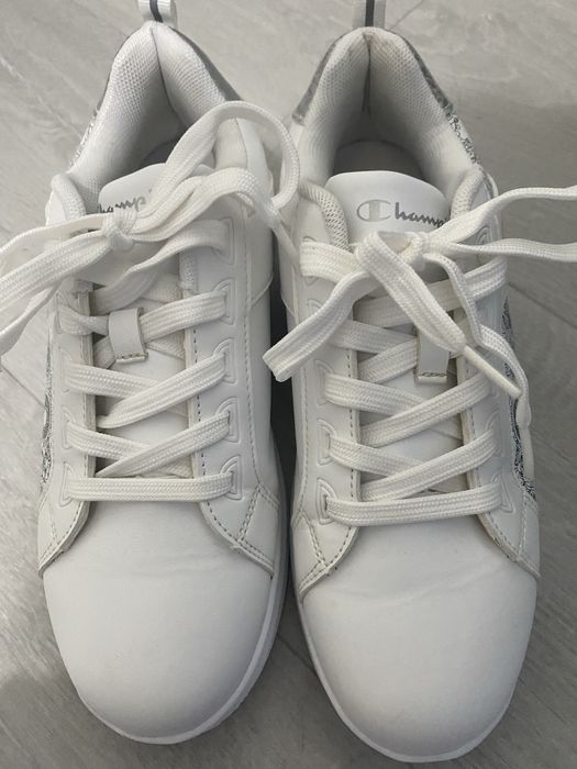 Incaltari fete , impecabile , aproape noi, mar 37