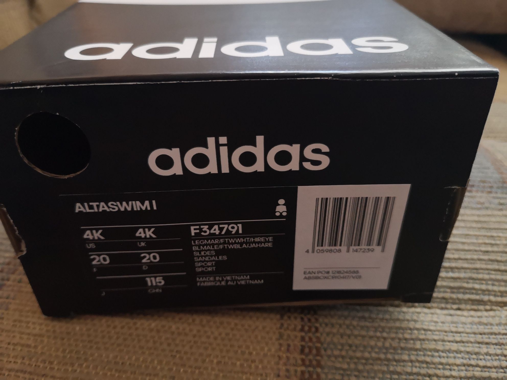 Adidas 20 номер, отлични.