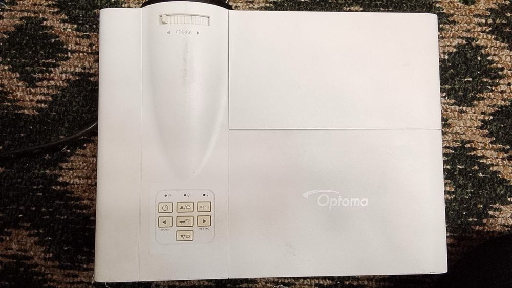 продаю проектор optoma — выгода сейчас