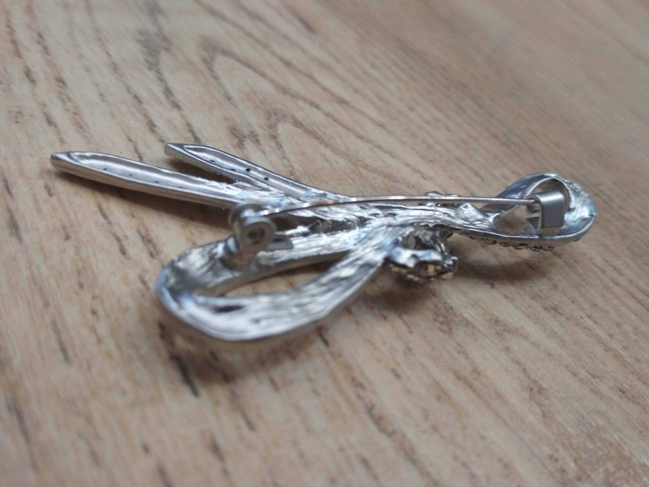 бижу игла брошка украшение за дреха