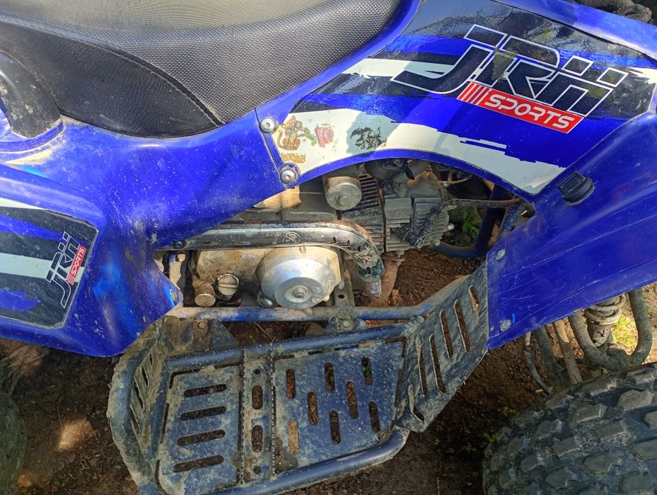 ATV 125cc jrh are o janta ruptă și îi trebuie baterie nouă