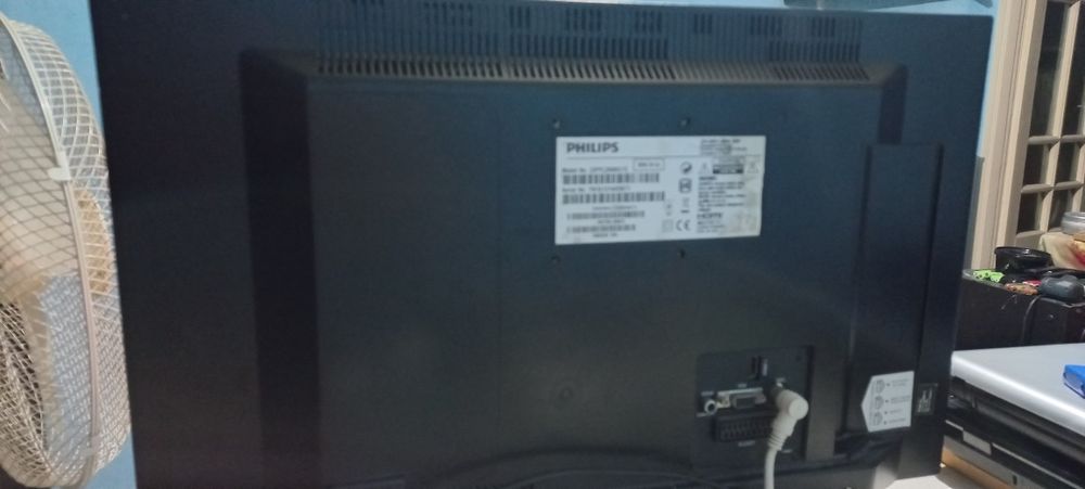 Vindem 2 teveuri Philips 22" și nei 19"