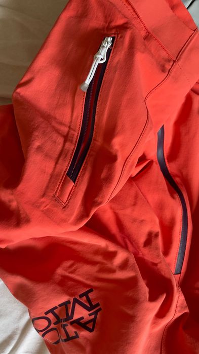 Oригинално дамскo ски яке ATOMIC Treeline 2L Flex като ново!