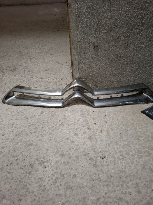 Лайсни и решетка предна броня ситроен дс4