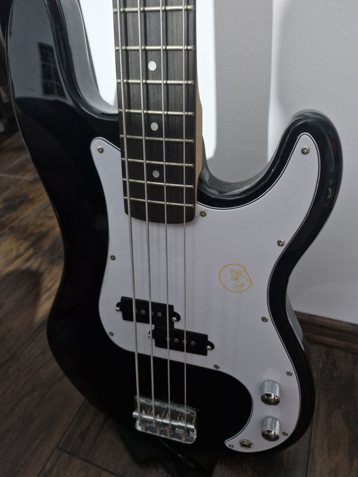 Chitara bass electrica