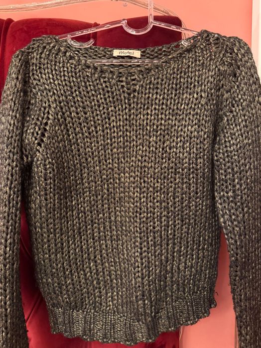 Дамски пуловер нишки