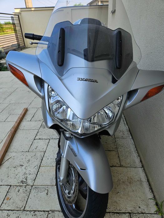 Vand Honda ST1300 (PanEuropean) / schimb cu Scuter Yamaha Xmas 125 cc