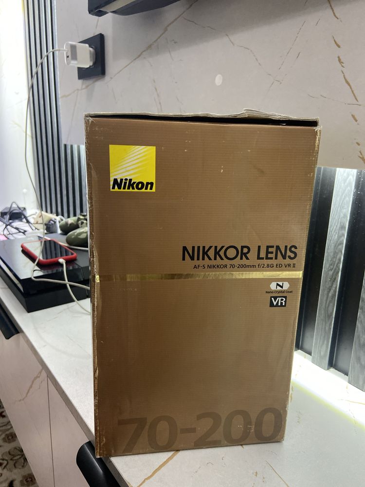 Nikon 70-200mm f/2.8 ll