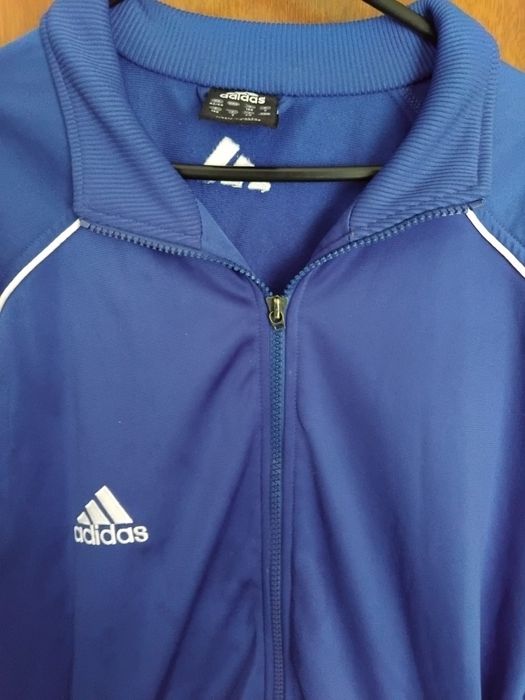 Bluza Adidas de primăvară.
