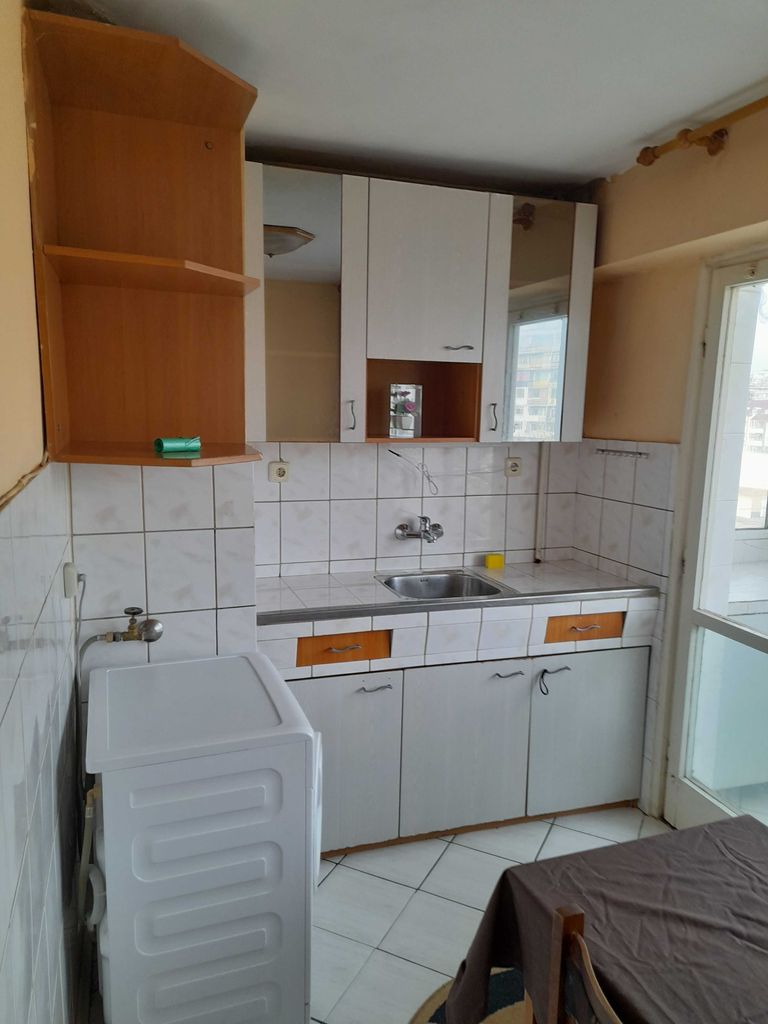 Дава се под наем Двустаен апартамент в Шумен, Тракия - 65 кв.м за 204 € - Снимка #6