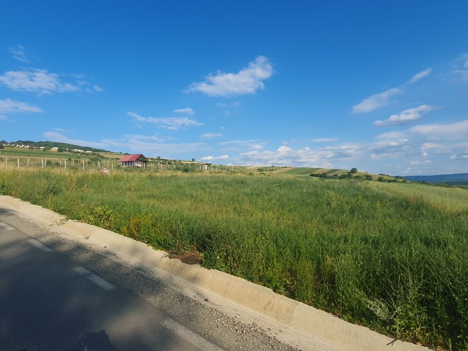 Vând teren pentru constructii