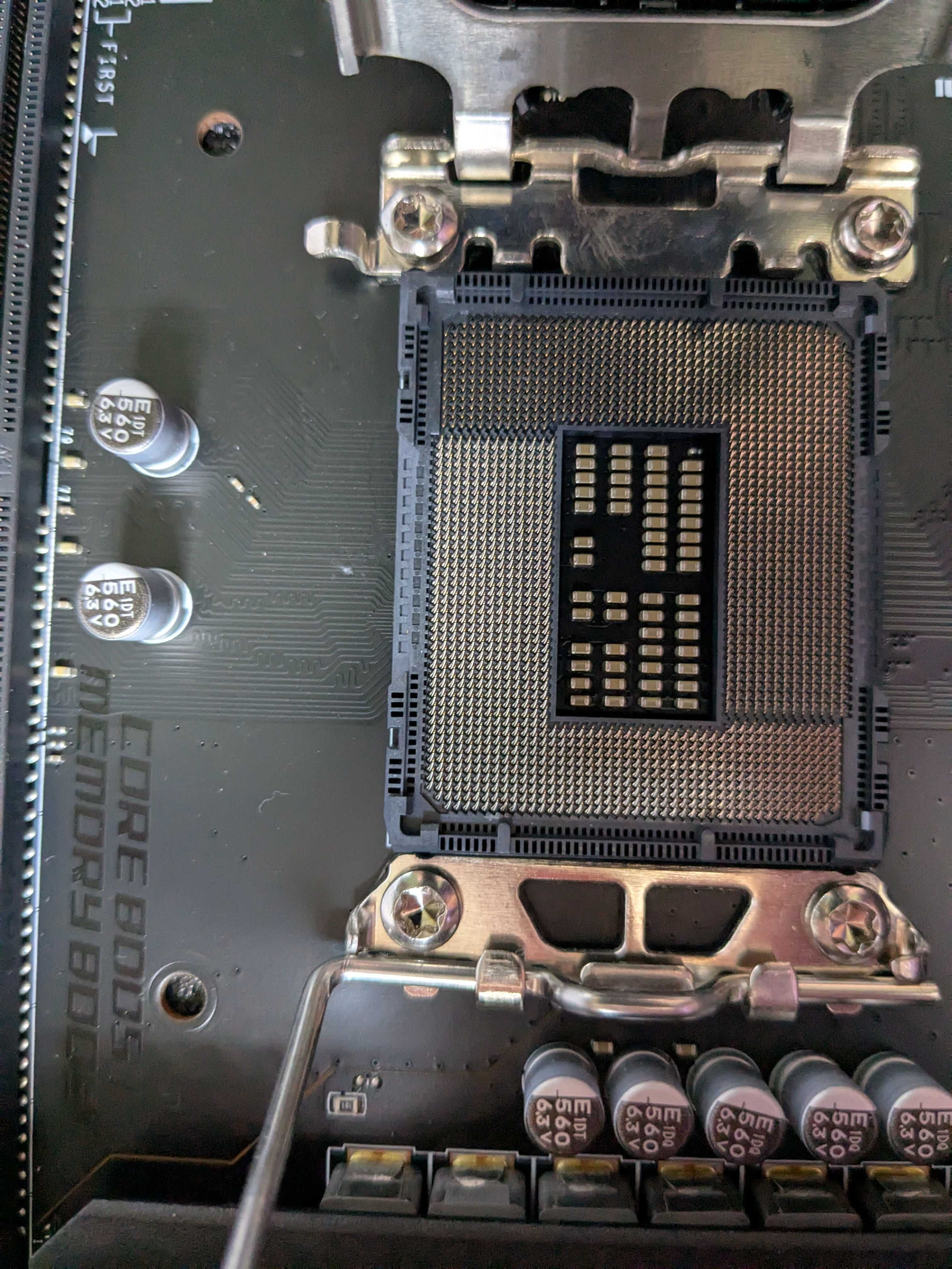 Дънна платка MSI MAG Z690 Tomahawk DDR4