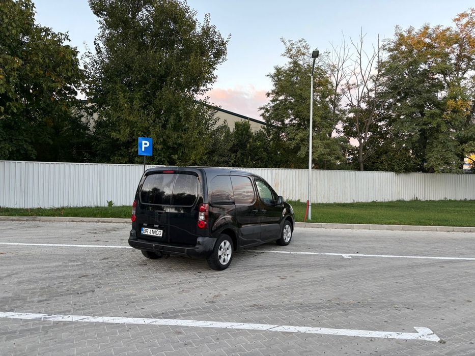 Vand Peugeot Partener an 2012 motor 1.6 diesel