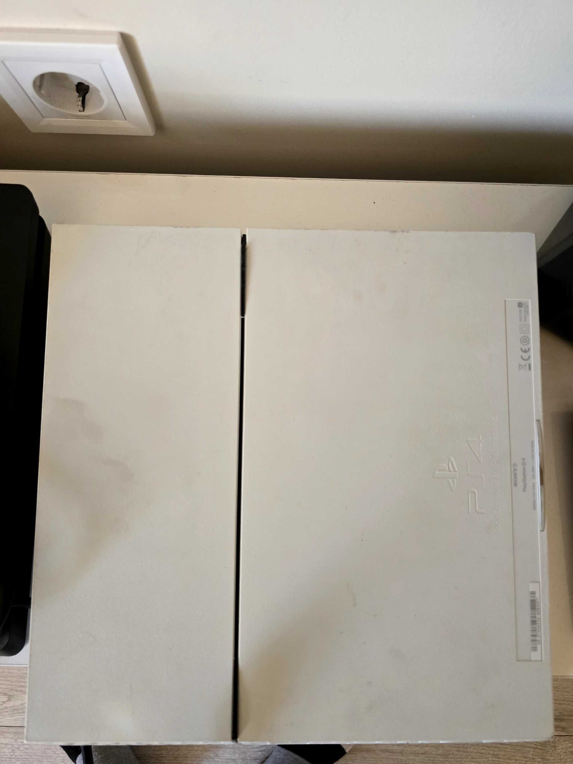 Playstation 4 и Playstation 4 Slim