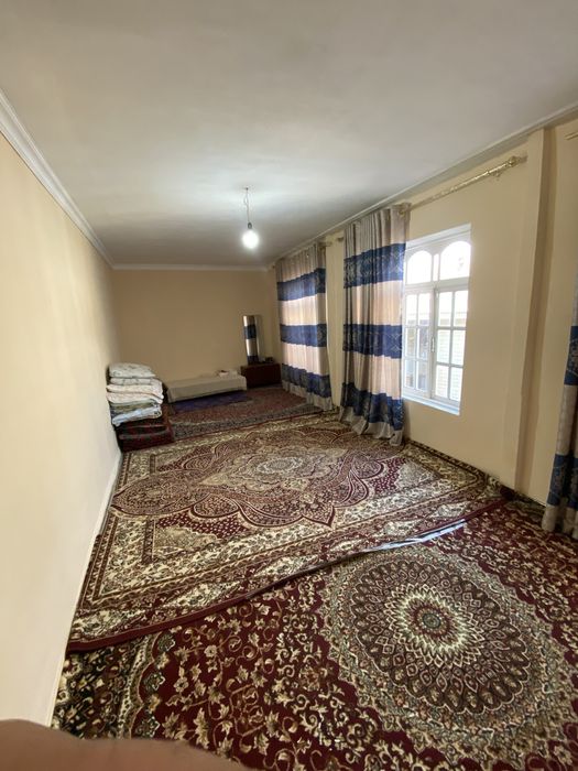 Регистонда катта уй сотилади!