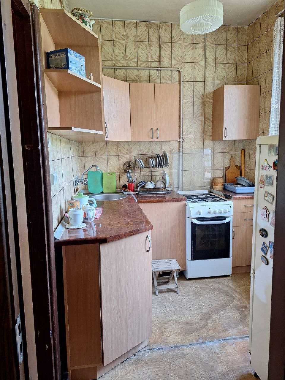 Чилонзор-8 Панель 2/4/4 балкон 1,5/3 Ориентир Малика Гостиница