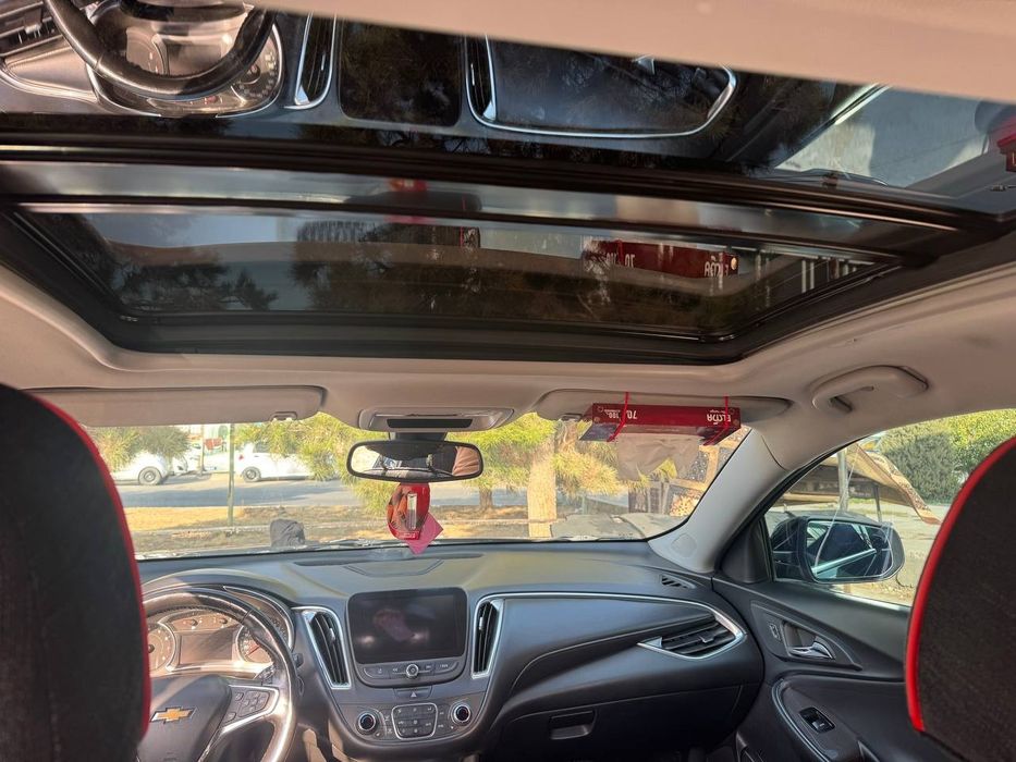 Malibu 2 mator 2.4 yil 2018 yirgani 77.000km karska toza