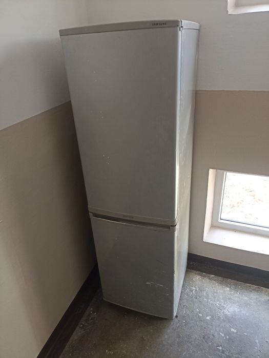 Холодильник Samsung cool N cool