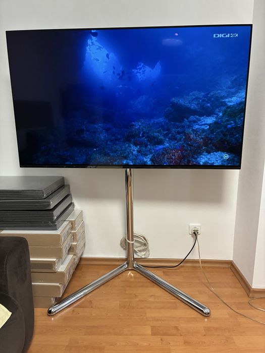 Suport de podea pentru televizor