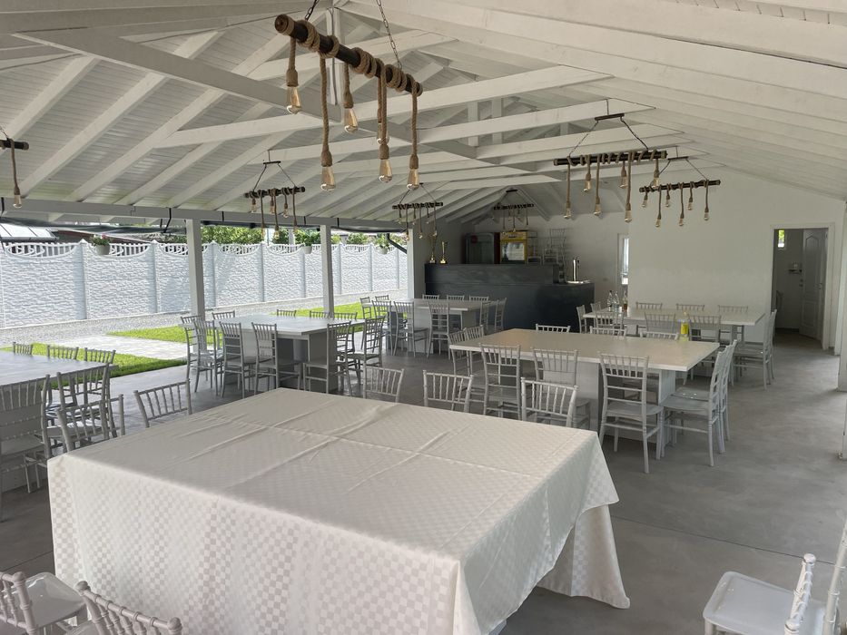 Scaune si mese eveniment