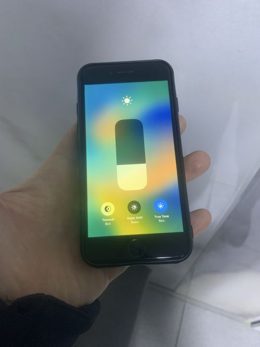 Продам айфон 8 на 128гб