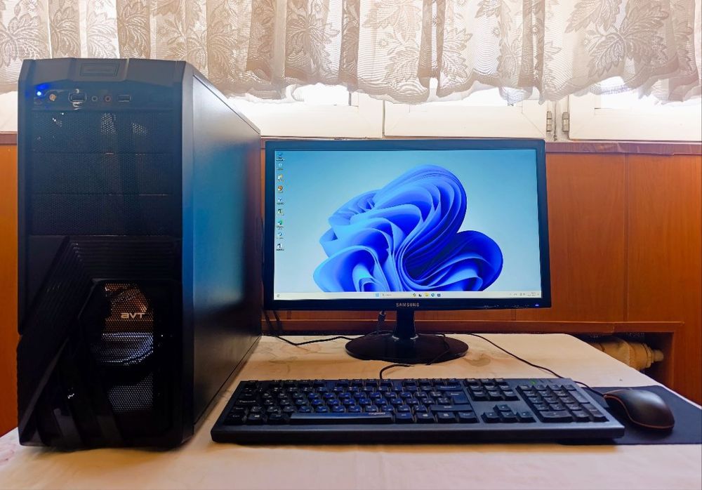 Мат.плата H110, CPU G4400, ОЗУ 8GB, SSD 256GB + HDD 500GB