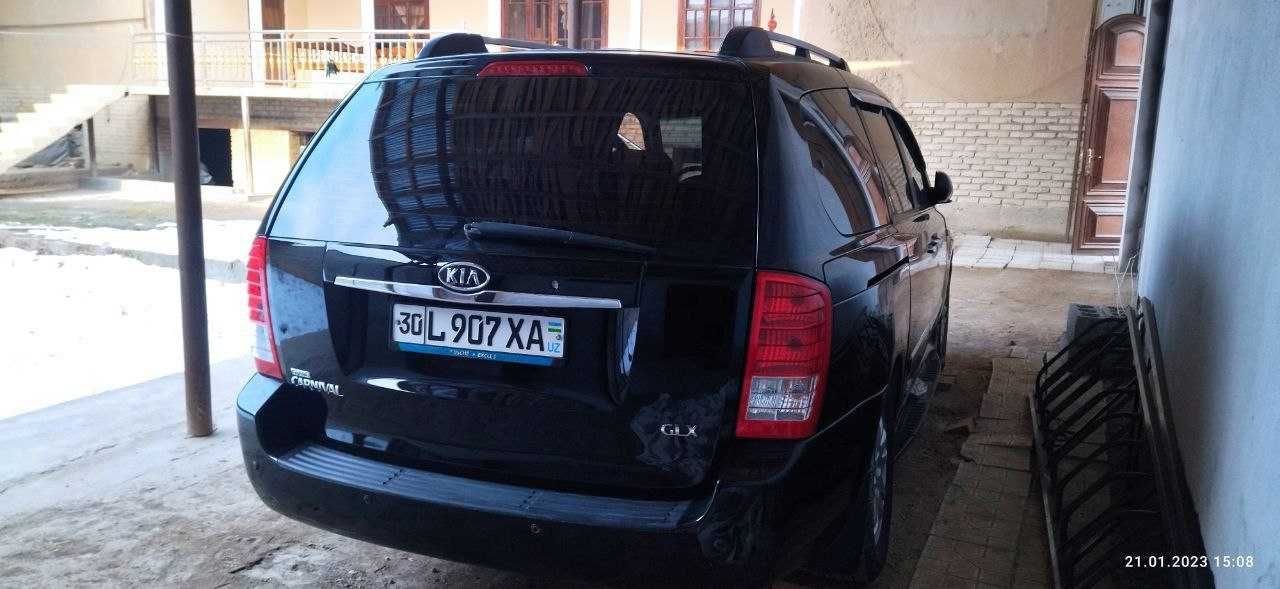 Kia Carnival Limousine