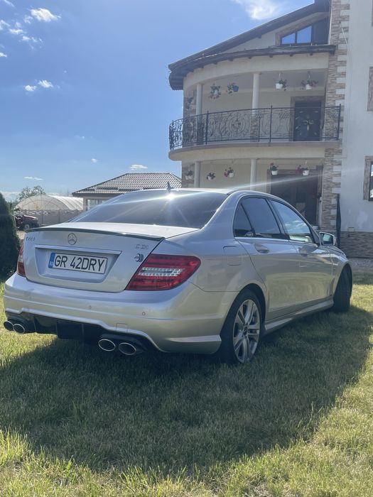 Mercedes Benz C220D