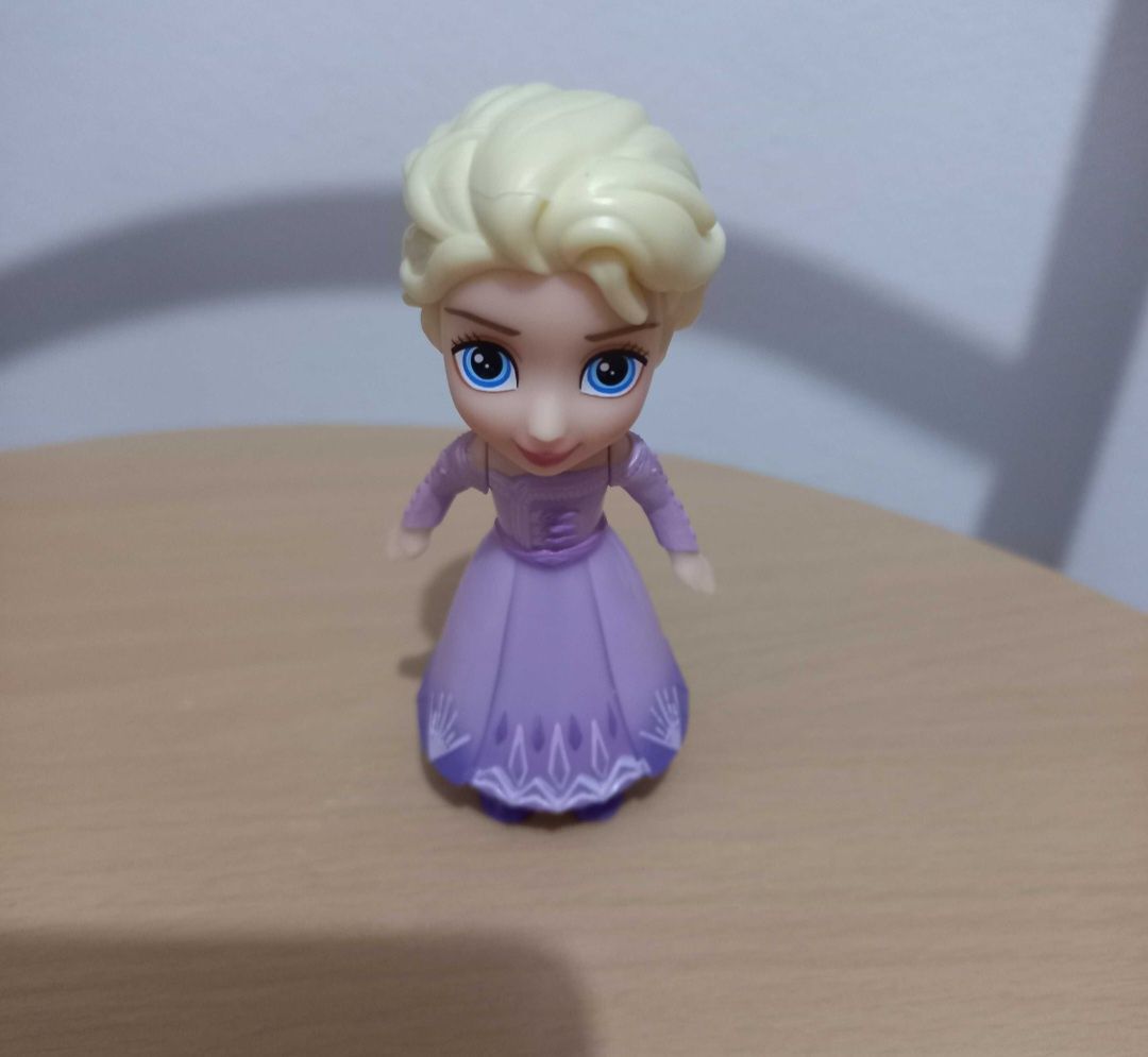 Mini figurina Elsa Frozen 2