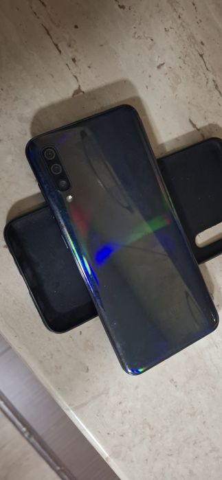 Продам самсунг а 50 2020 года .