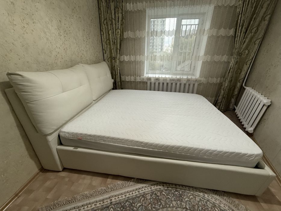 Продам двухспальнюю кровать