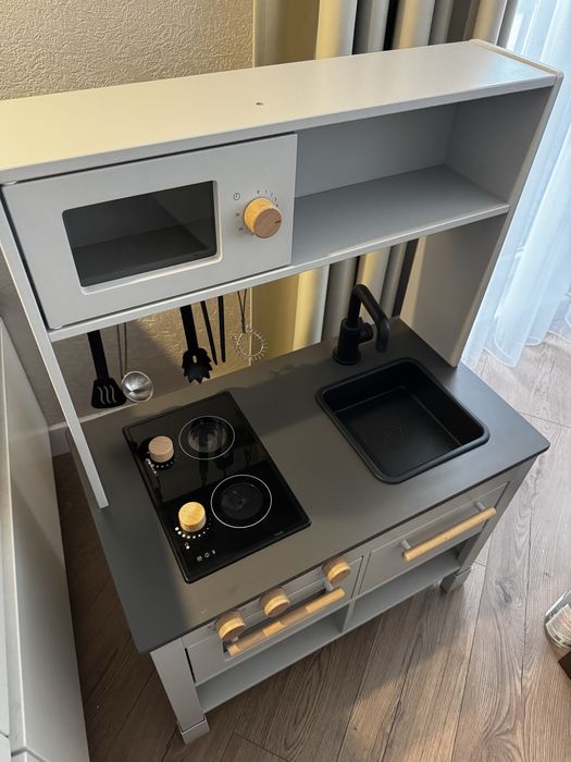 Детска дървена кухня