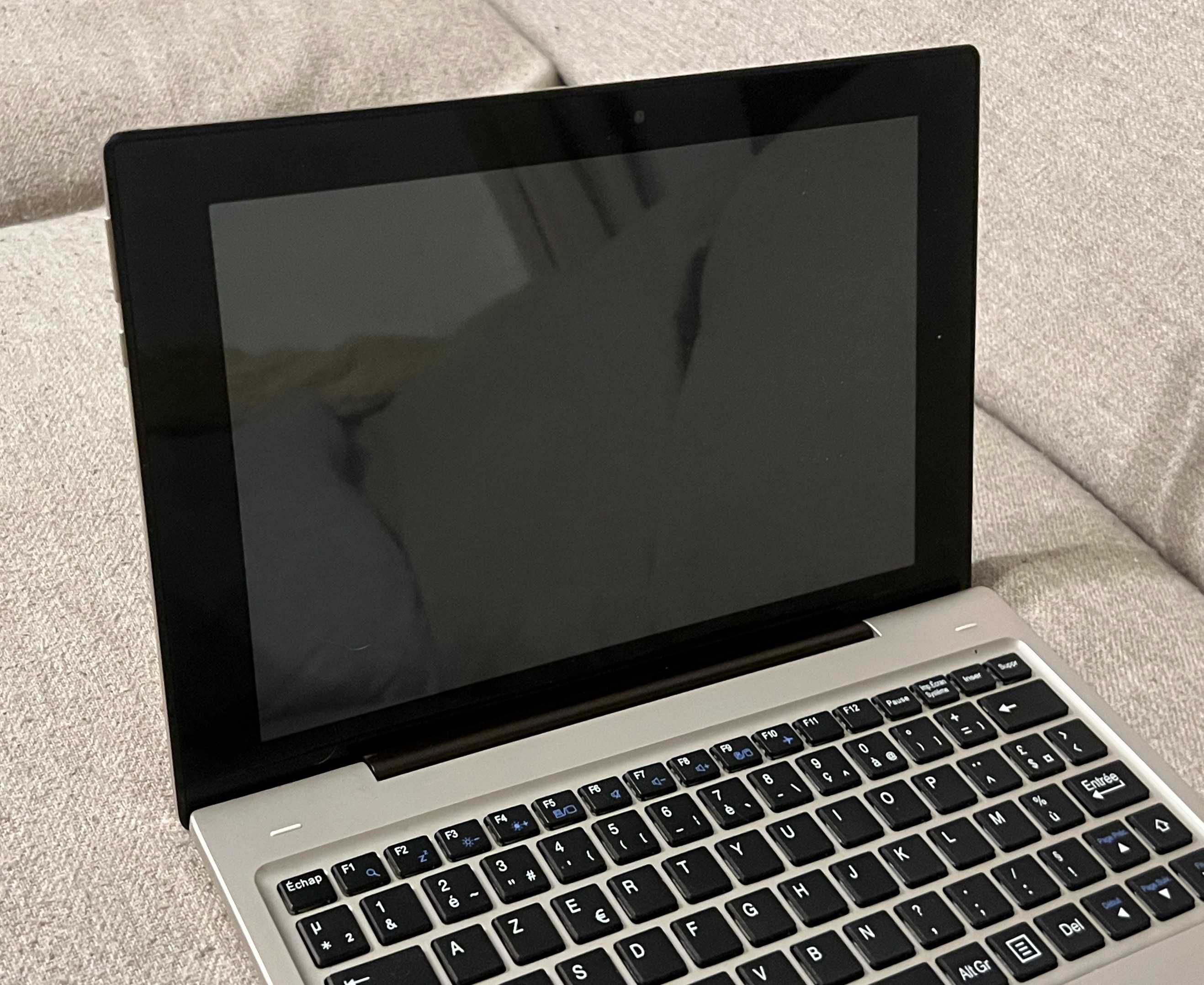 Tableta laptop Toshiba HybridCD cu SSD tastatura etc - defecta
