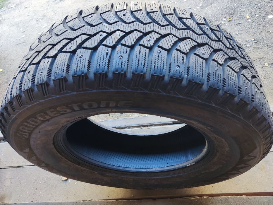 Шины ПРАДО 265/65 R17 в отличном состоянии