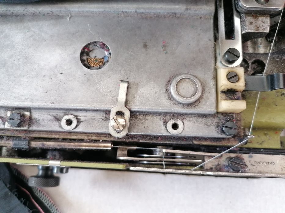 Masina electrică de cusut