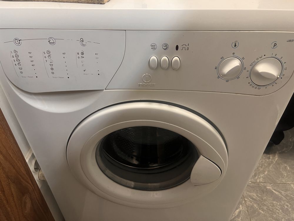 Продам стиральную машину Indesit в хорошем состоянии