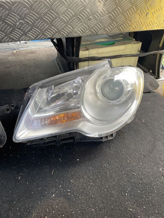 Оригинални фарове за vw тоуран цената е за 1- брой