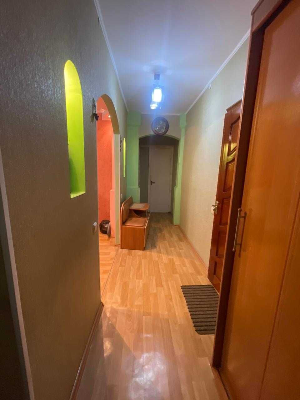 Продается 2 комн квартира гор. Строителей