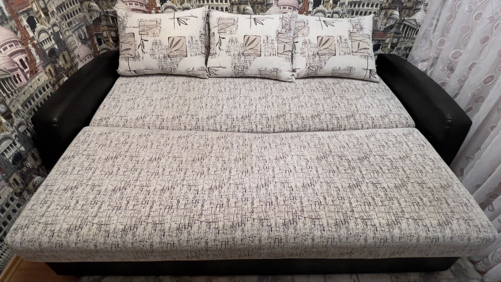 Продам диван, длина 2 метра.