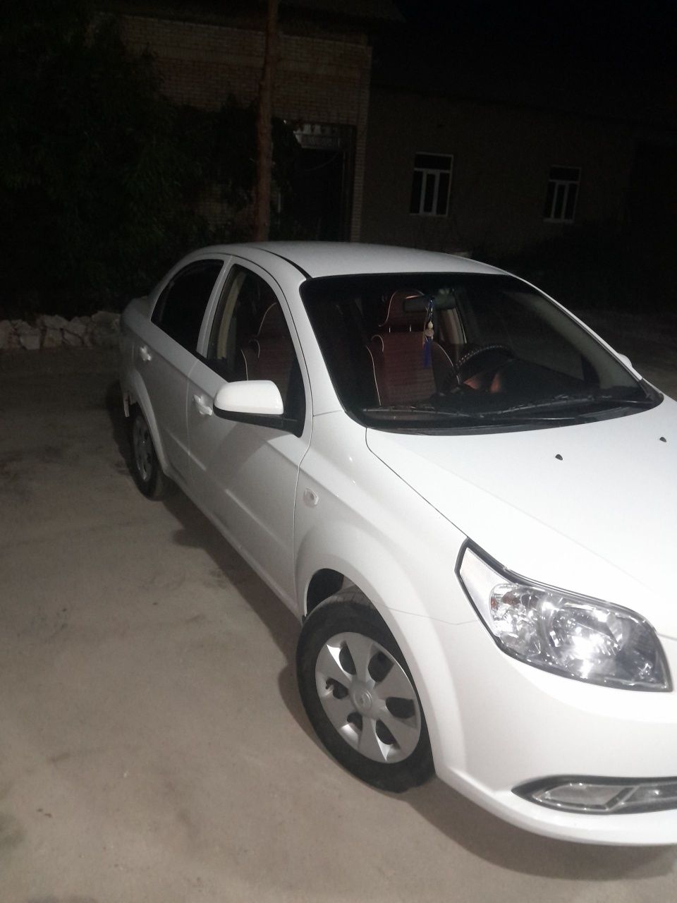 Ravon Nexia 3 sotiladi